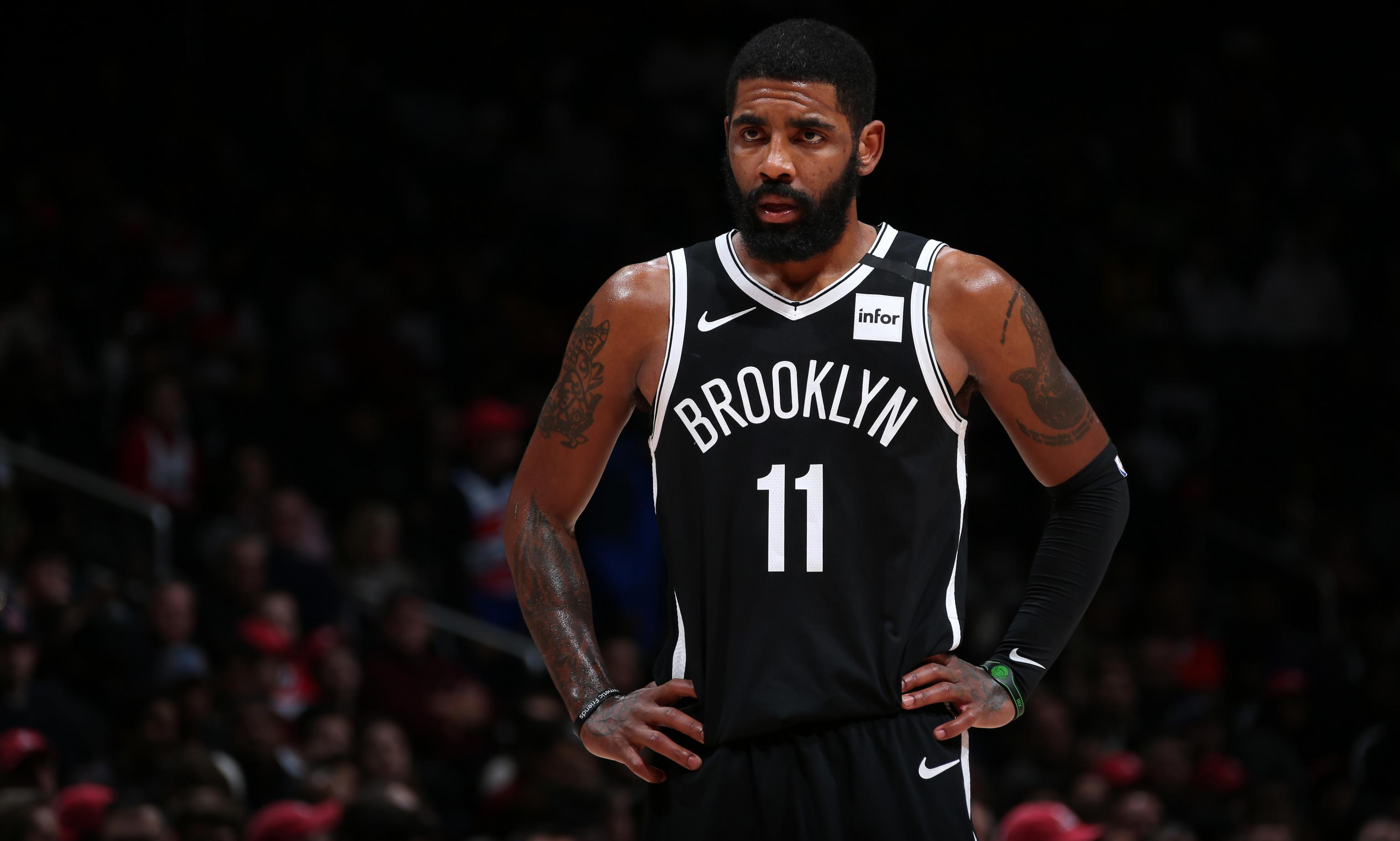 他通过背后 他通过背后